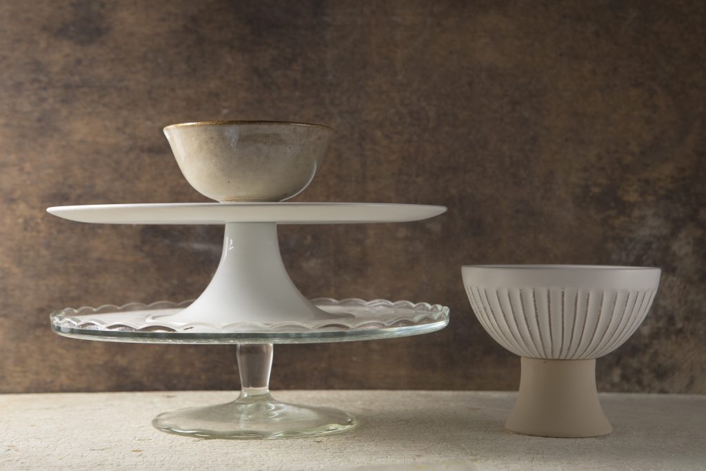 plateau avec pied élégants